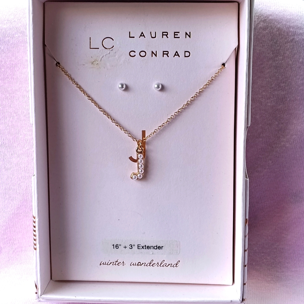 Earing and necklace 😍
